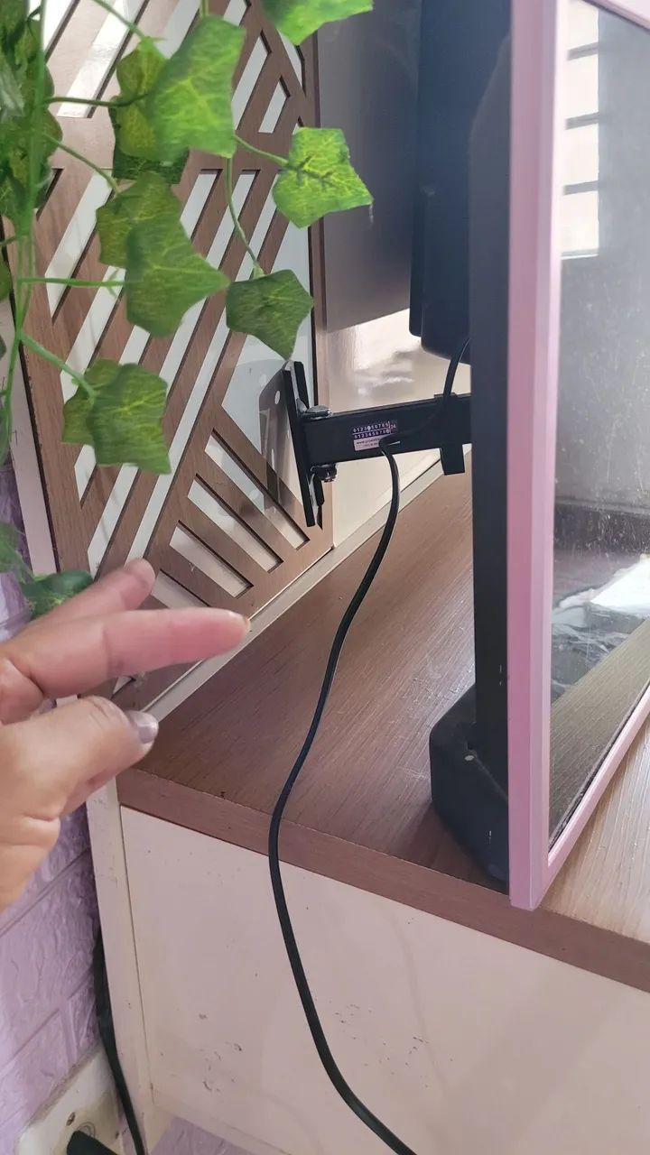 TV Philco 24 Polegadas LED cor de rosa - Foto 4