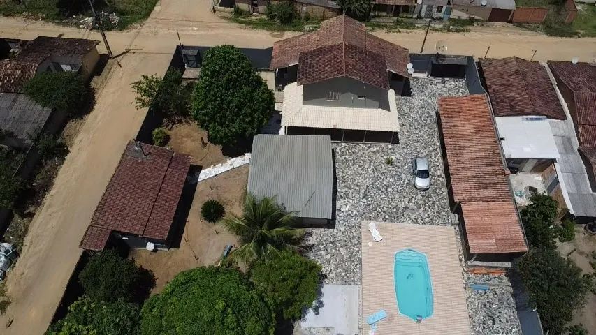 Casa com área de lazer na Colônia em Eunápolis