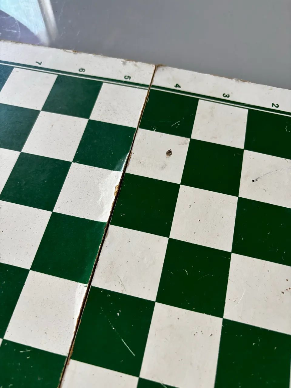 Tabuleiro de xadrez com pequeno defeito - Foto 2