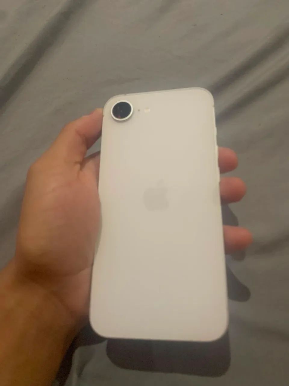 Vendo iPhone 16e com nota fiscal - Foto 4