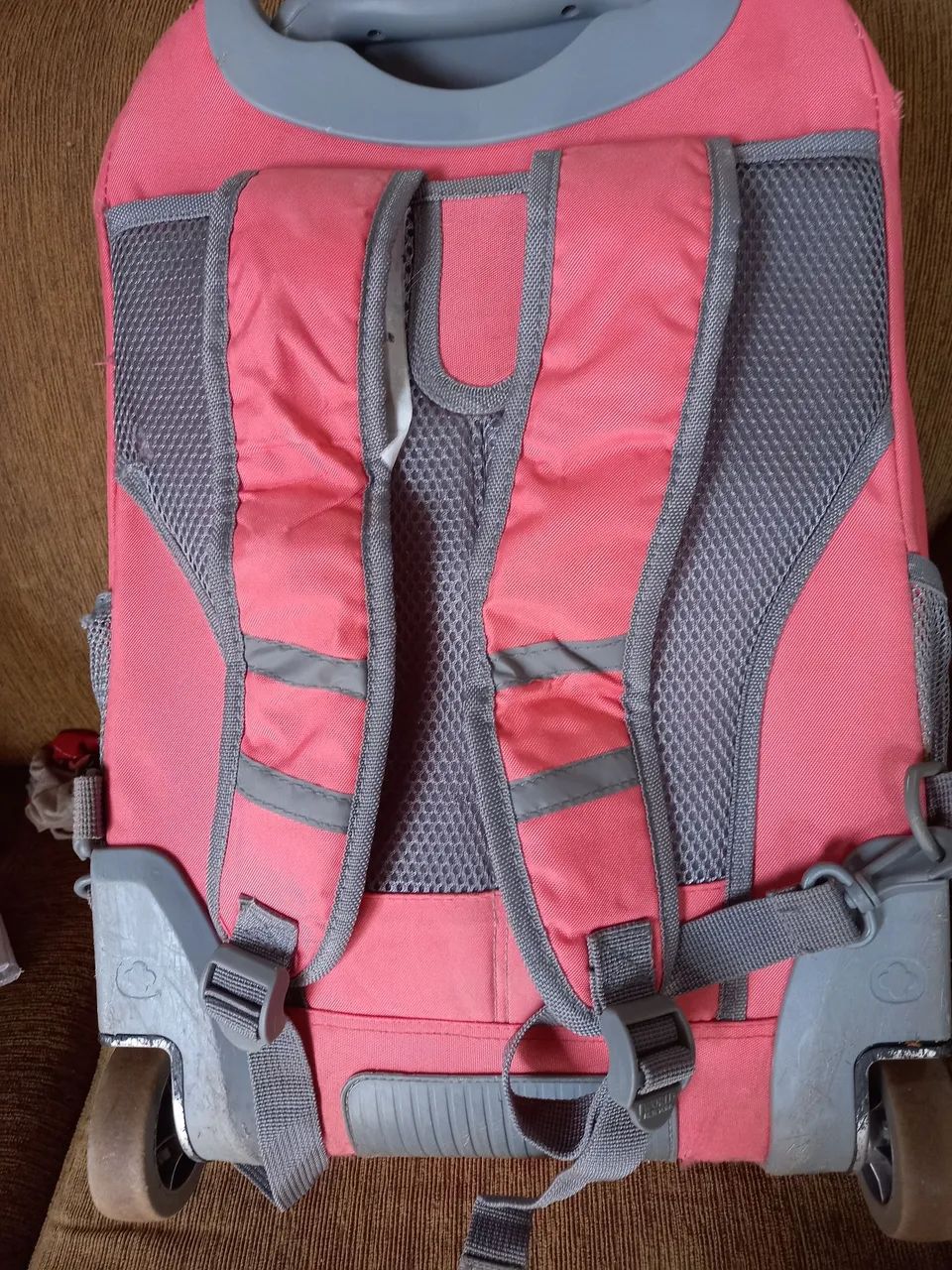 Mochila  de rodinha  cor rosa - Foto 3