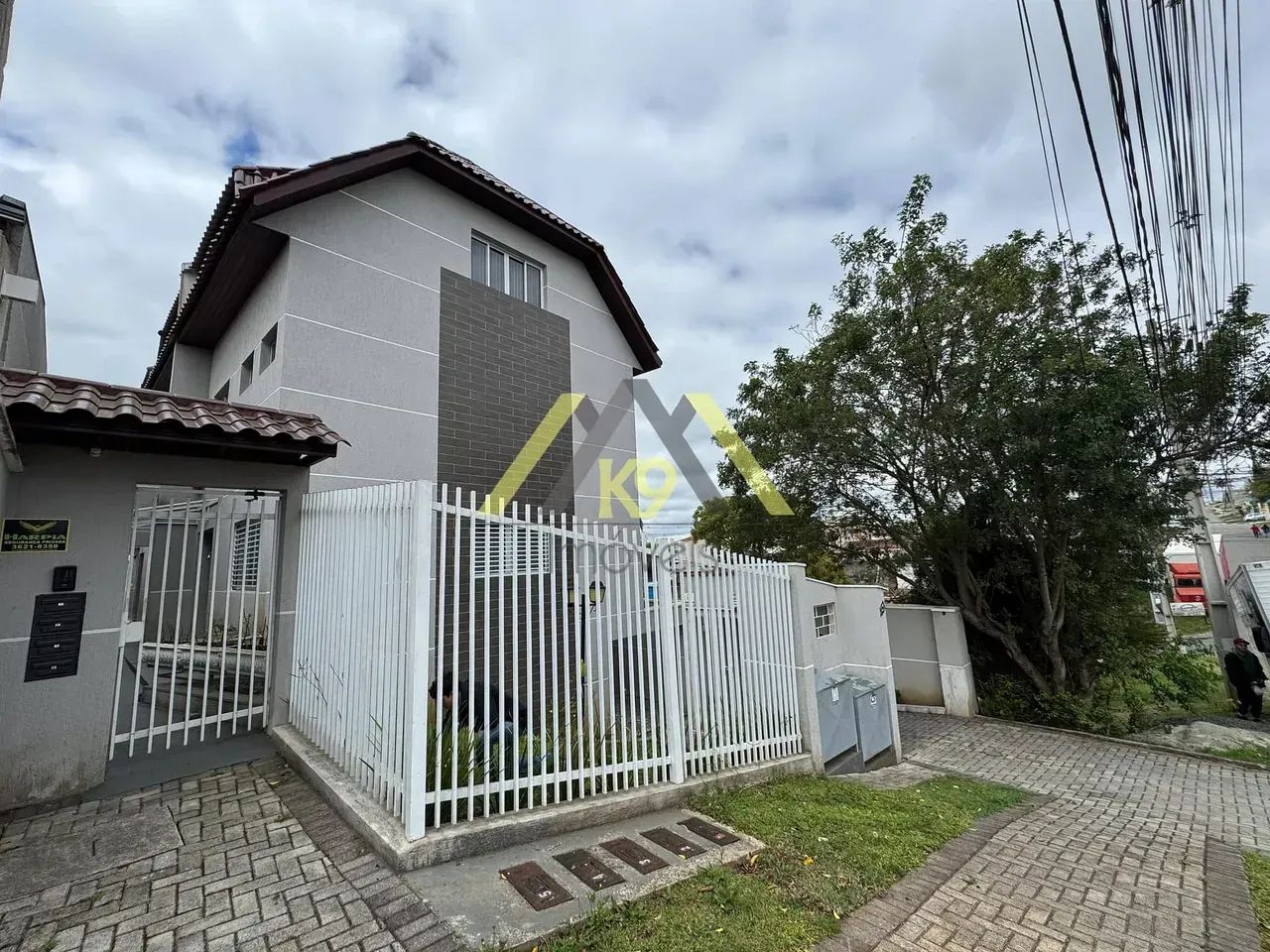 EXCELENTE TRIPLEX NO SÃO GABRIEL EM COLOMBO - Foto 2