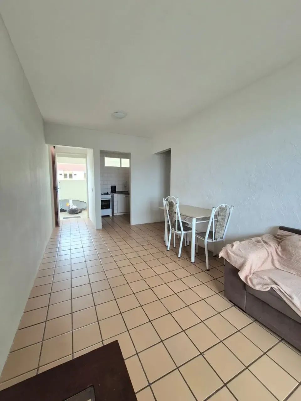 Vendo quarto e sala com varanda a beira mar. Edf. Maison Chateaubriand - Foto 3