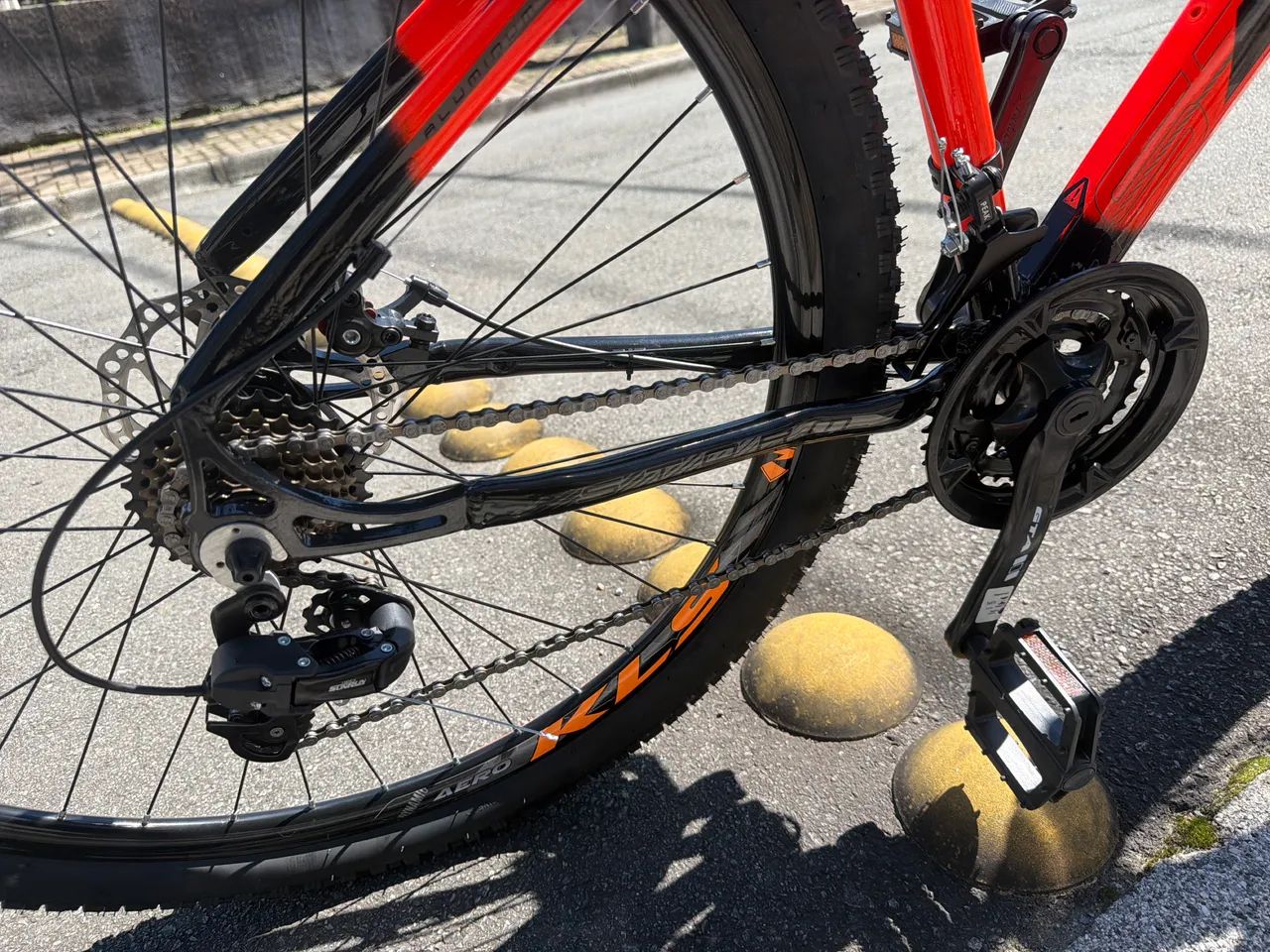 Bicicleta KLS aro 29 laranja neon - Foto 5
