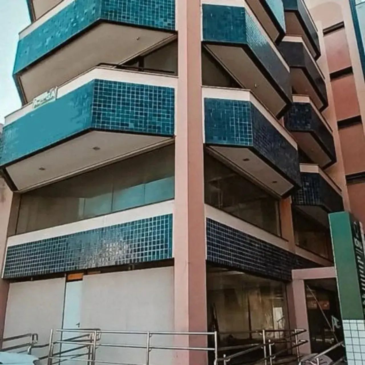 Alugo  prédio comercial no São Francisco