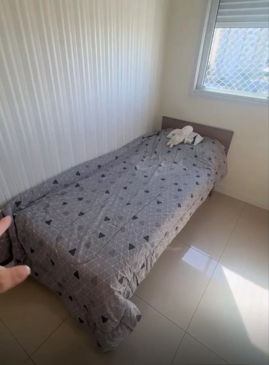 Berço com cômoda, guarda roupa. Kit vira cama - Foto 2