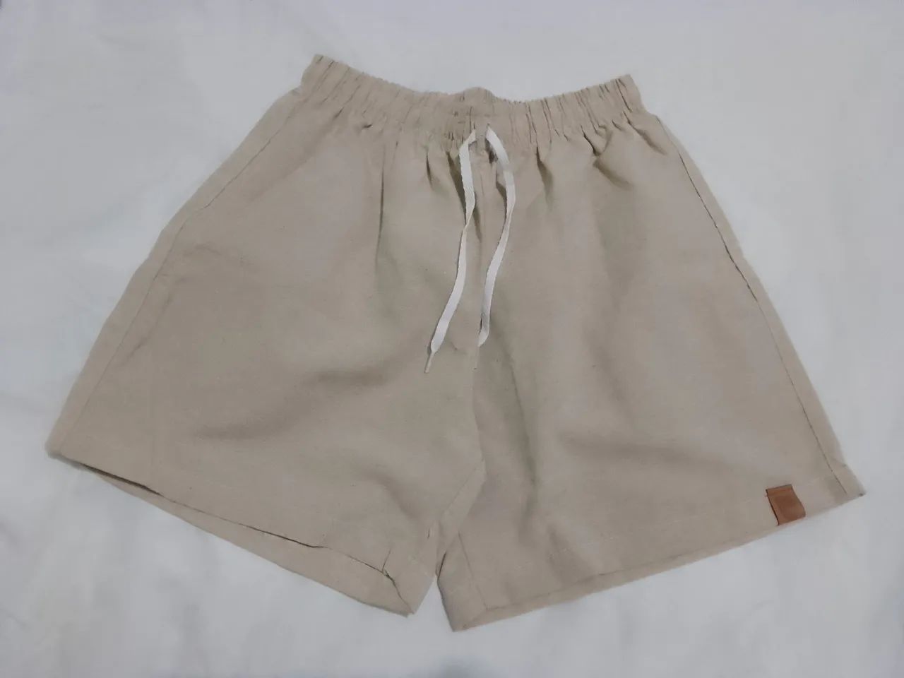 Bermudas_Bege_e_Preta - Tamanho P - Foto 2