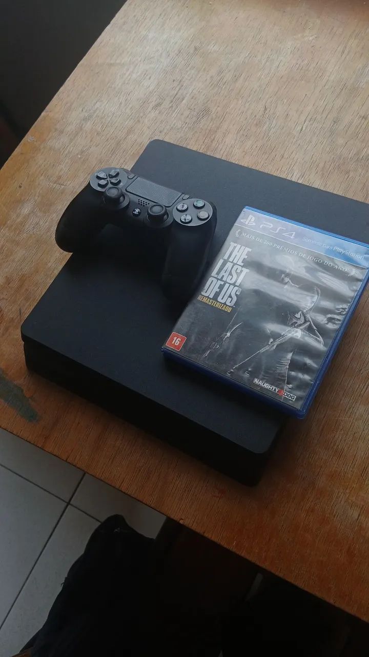 Ps4 500G dois jogos 