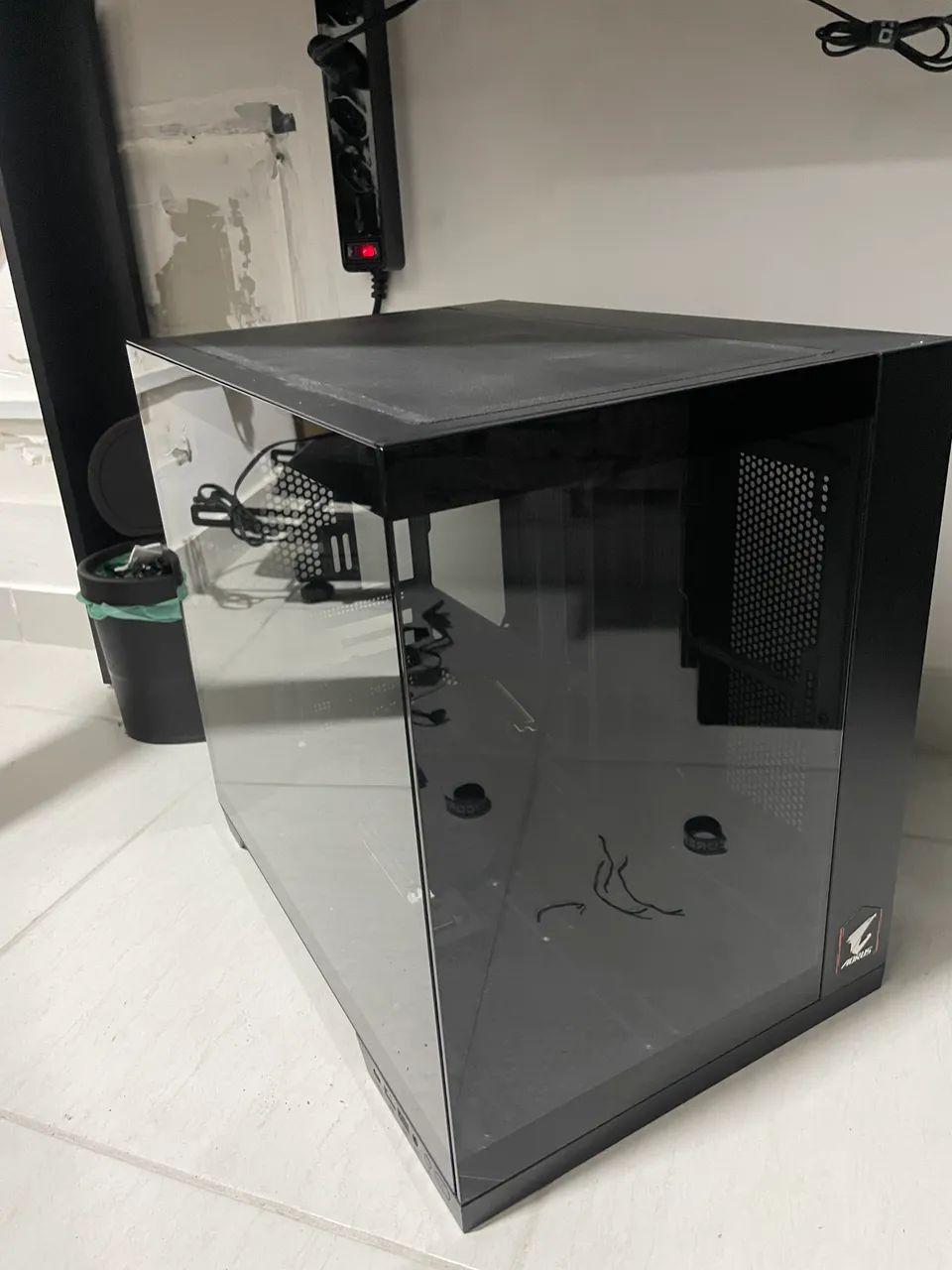 Gabinete Redragon Wideload Pro + Suporte Vertical GPU