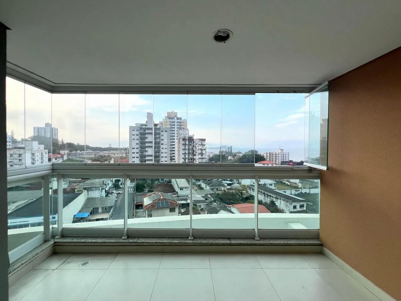 Apartamento 3 quartos, 01 suíte e 02 vagas de garagem em Barreiros - Foto 3