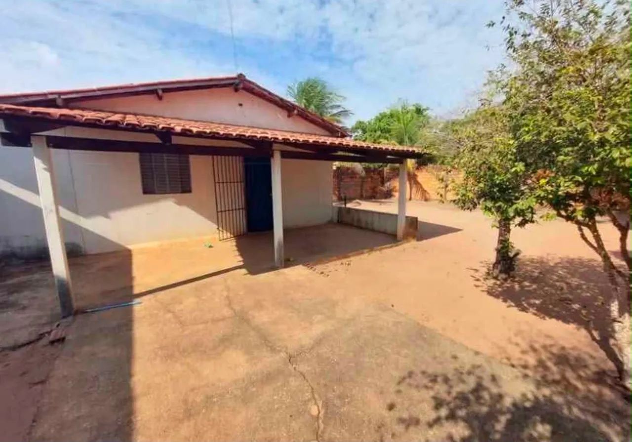 Casa com terreno em Santa Isabel