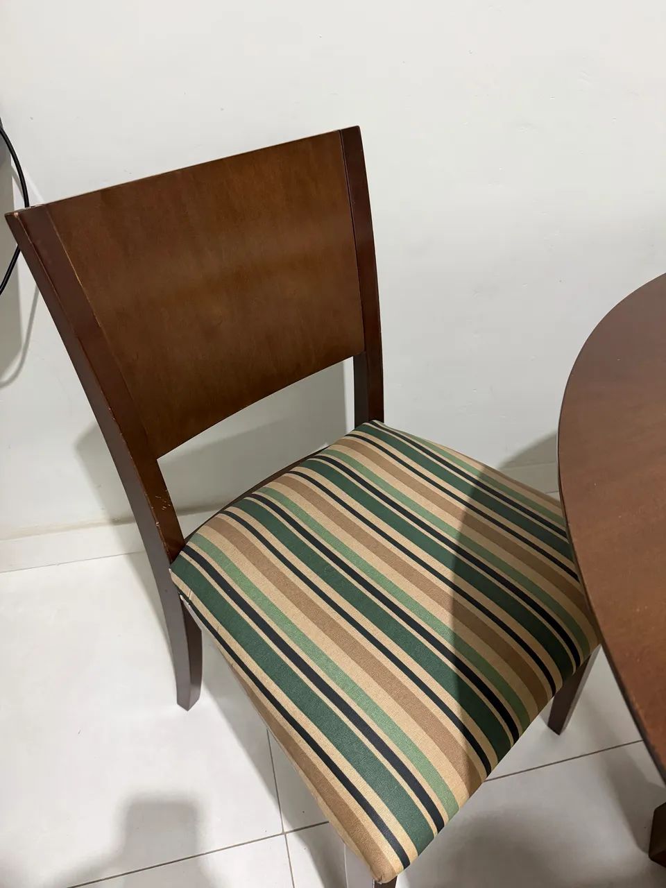 Mesa de jantar 4 cadeiras - Foto 4