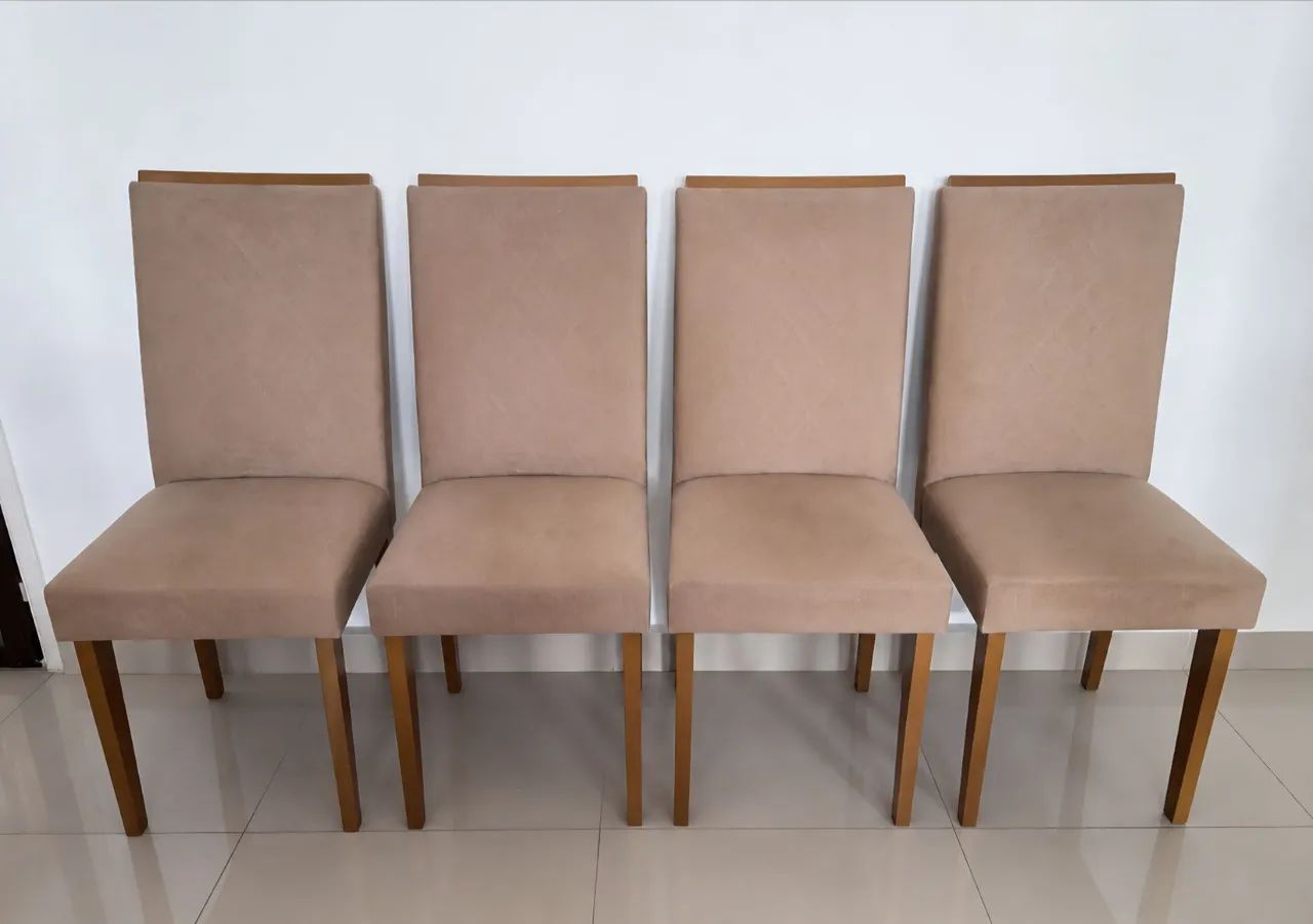 4 Cadeiras Estofadas 