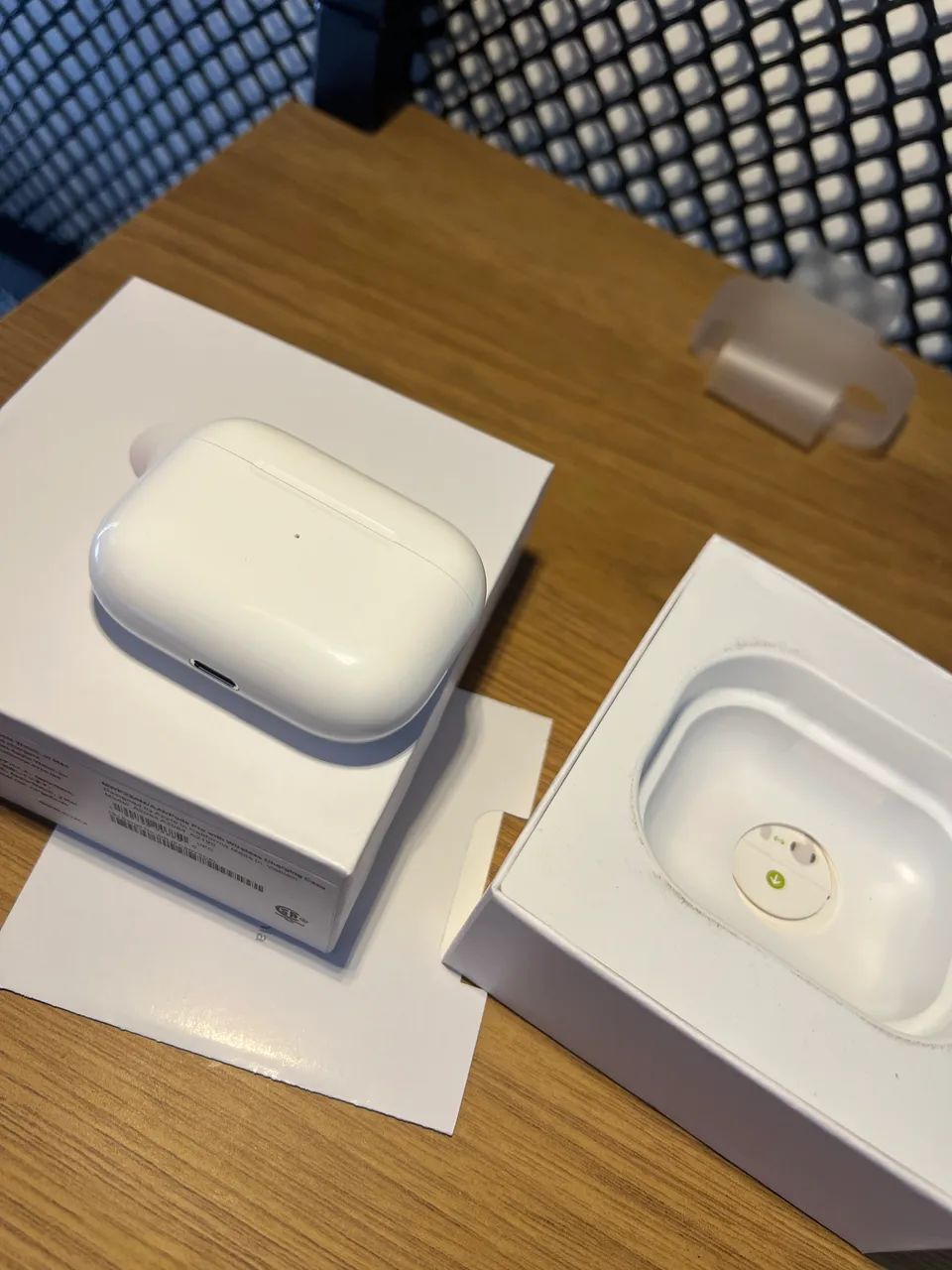 fone de ouvido airpods pro (2ª geração) com estojo de recarga magsafe (usb-c)  - Foto 4