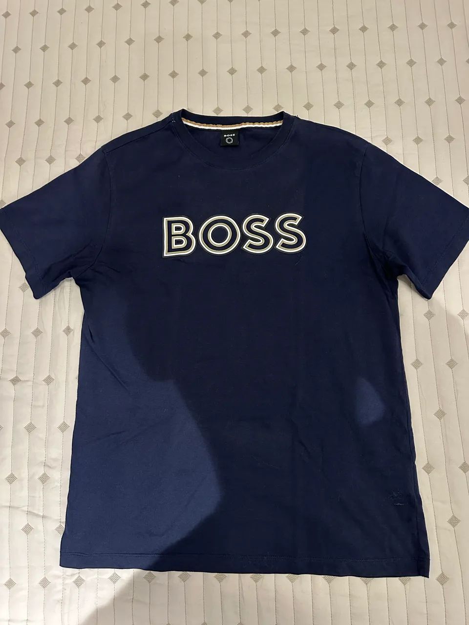 Hugo boss + 2 básicas 