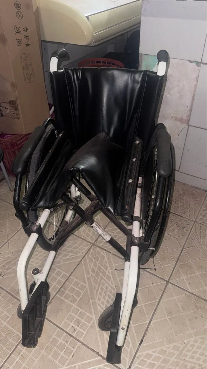 CADEIRANTE - Cadeira de rodas ORTOMIX  - Seminova  - Foto 4