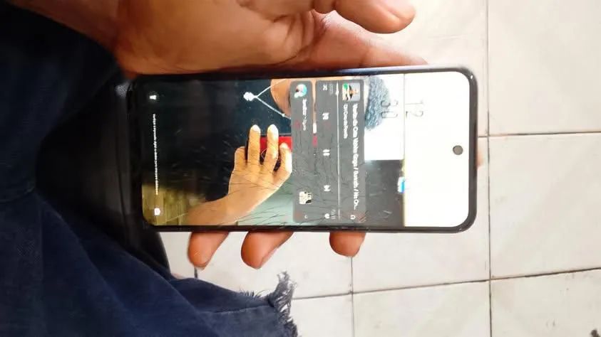 Infinix Hot 50i 256gb - Foto 4
