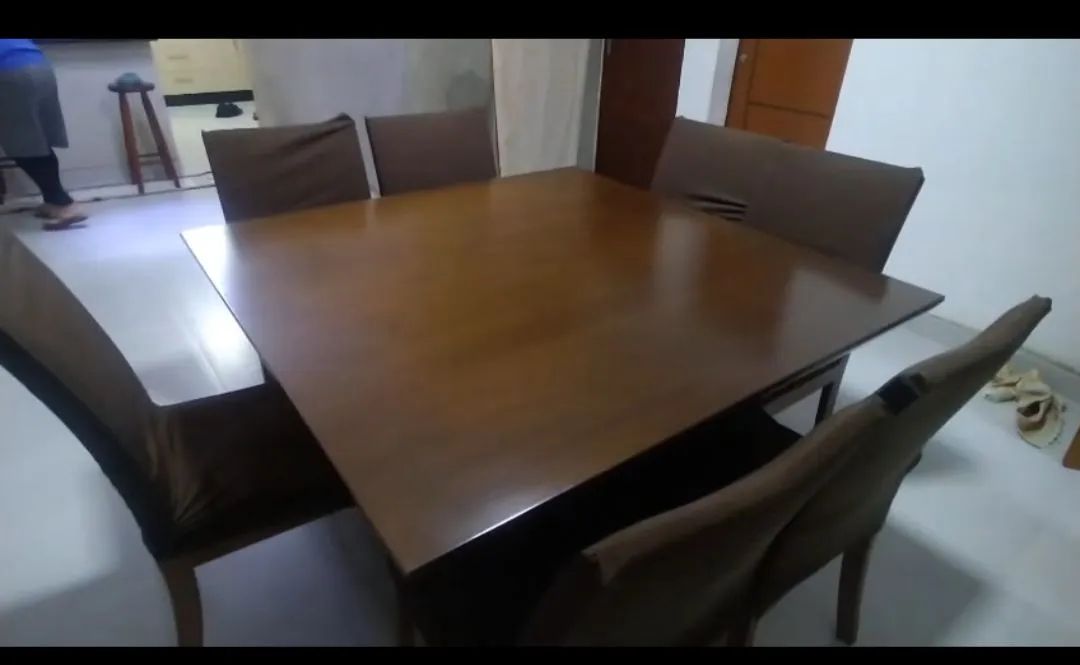 Mesa elegante com 8 cadeiras. 2.500, - Foto 4
