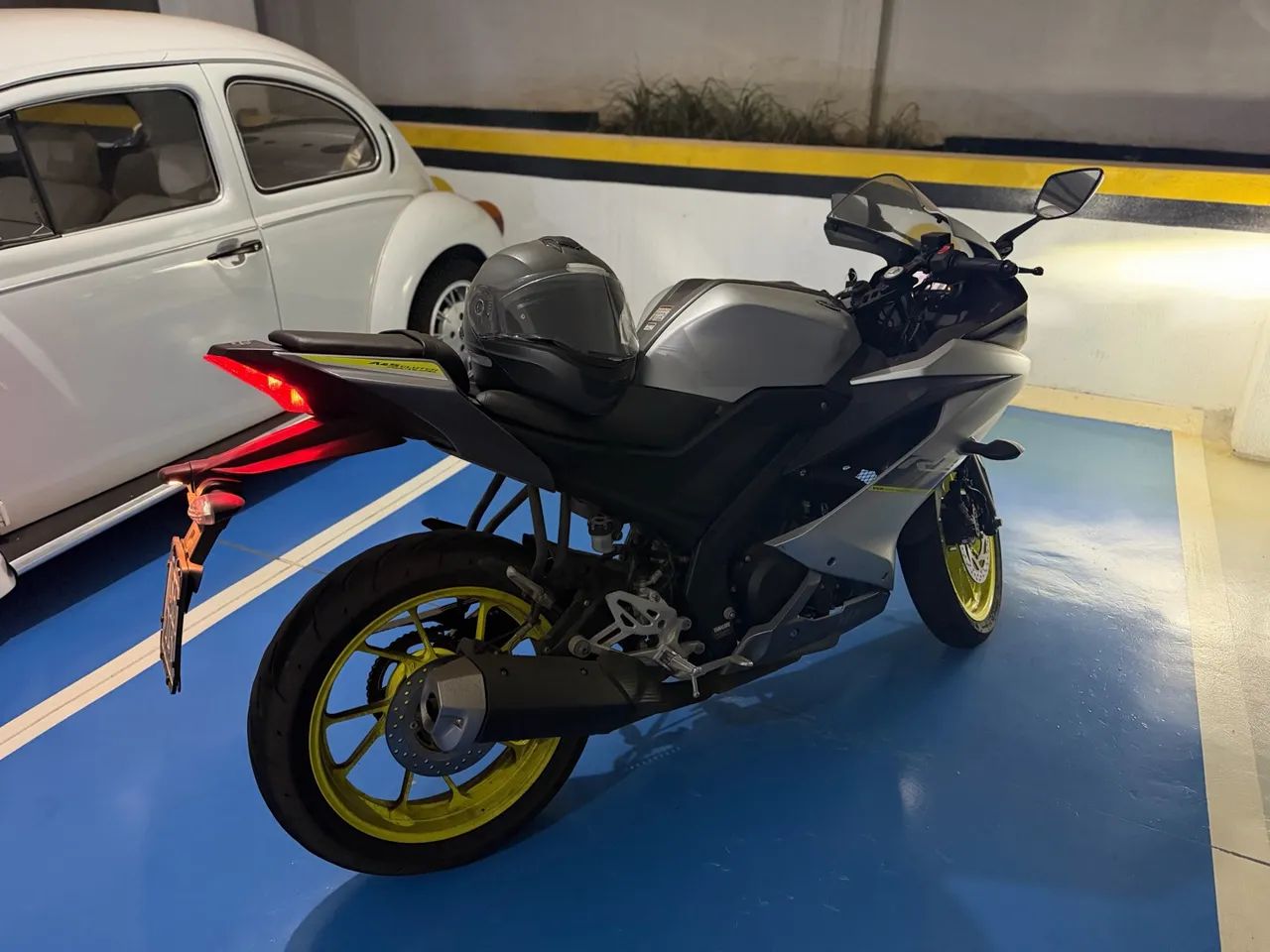 Yamaha R15 2024 - Foto 4
