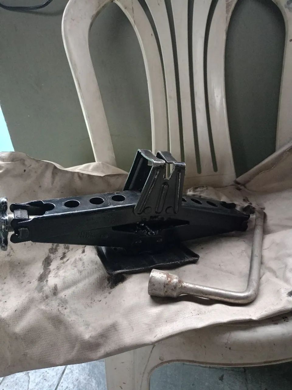 MACACO 3 TON PARA VAN OU CAMINHÃO PEQUENO + CHAVE DE  RODA<br>ACEITA CARTÃO