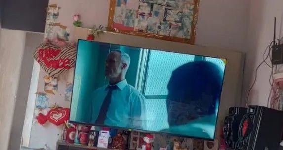 Vendo tv multi 50" 