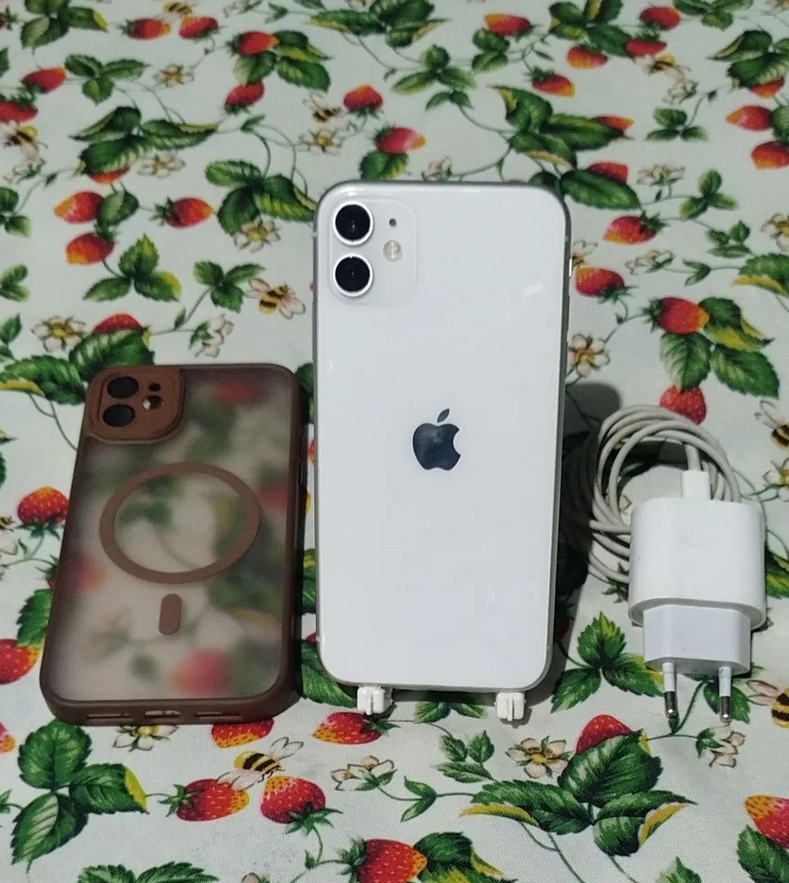 iPhone 11 64 giga todo original aceito celular d menor preço e uma volta 