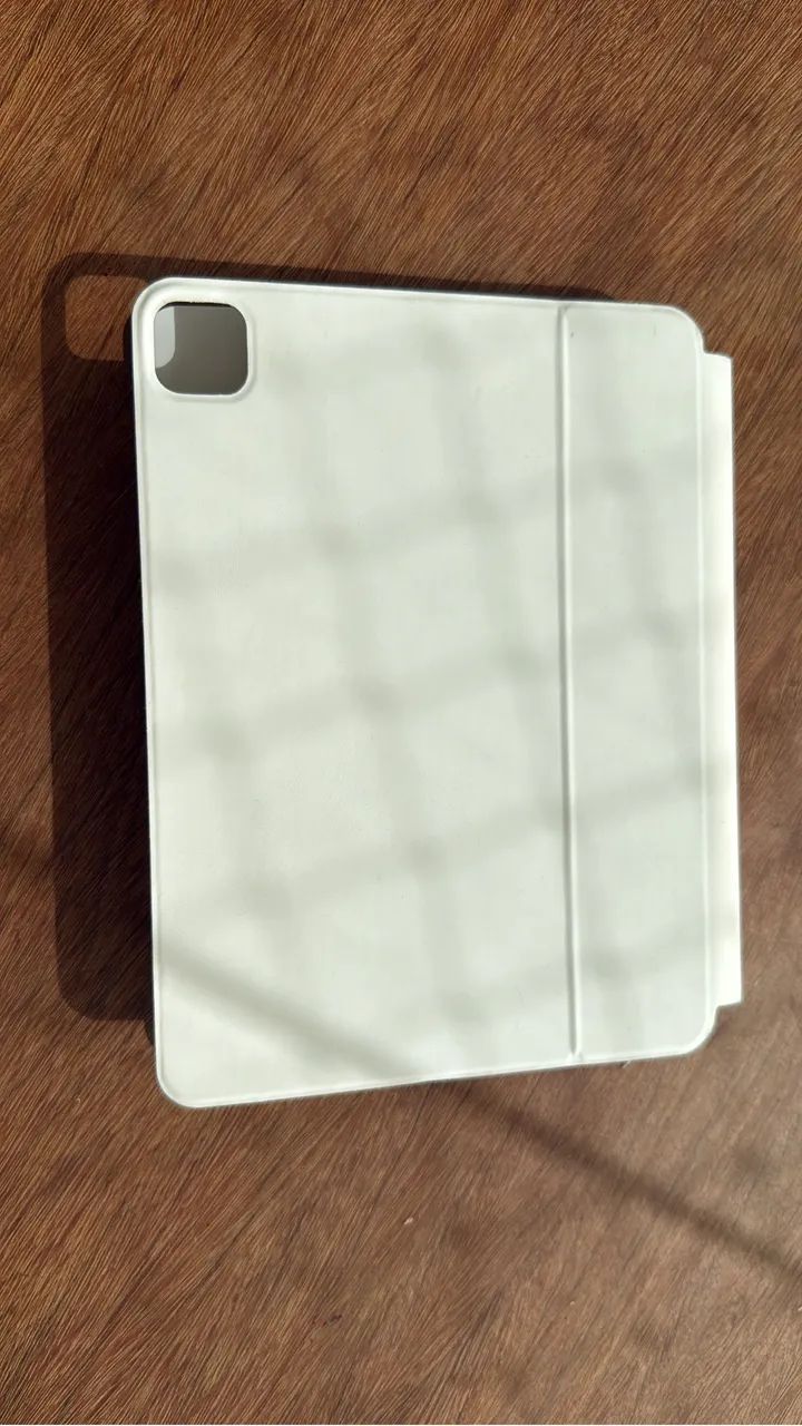 Capa com teclado bluetooth para ipad air e pro - Foto 2
