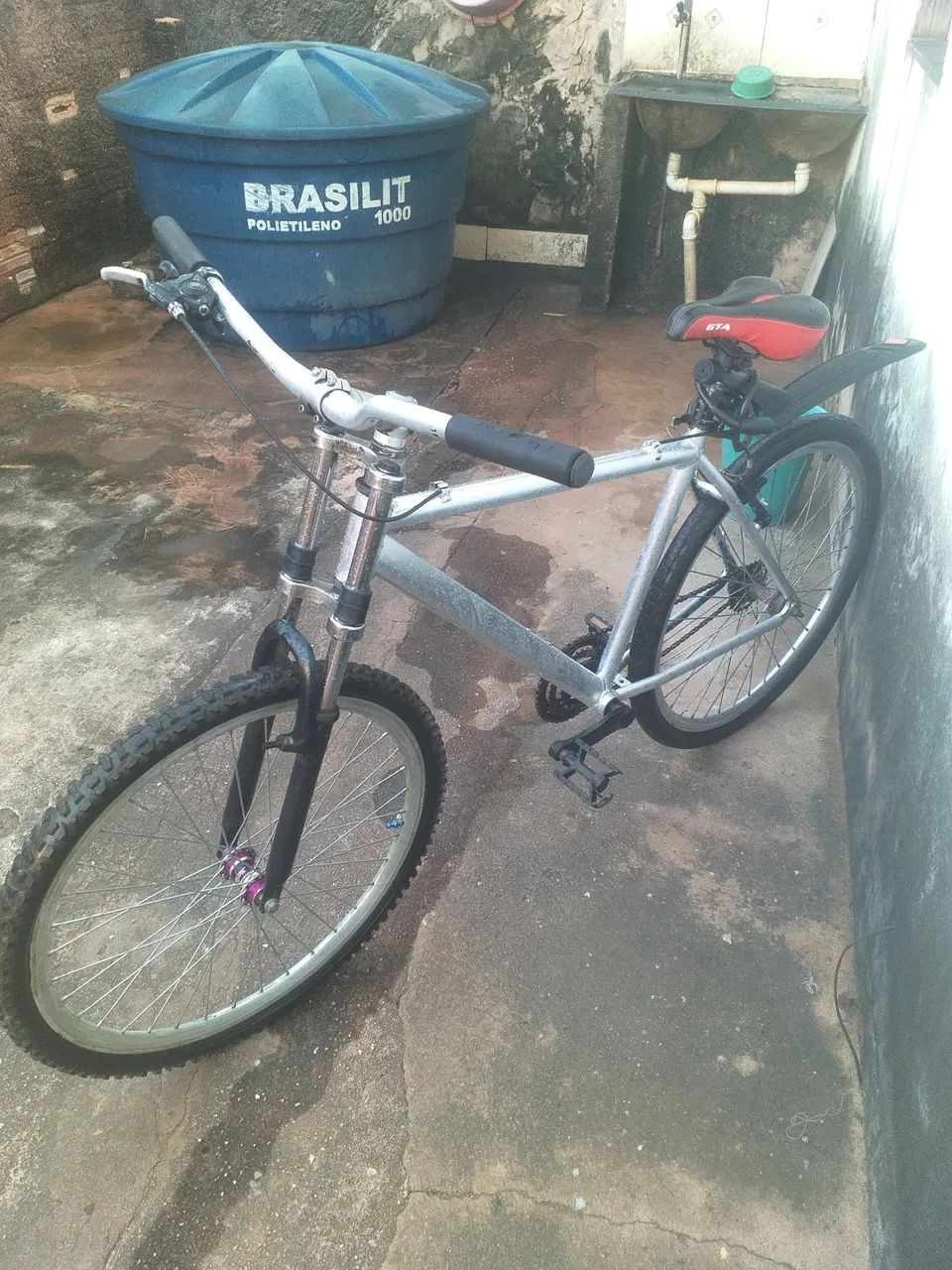 Bicicleta de alumínio aro 26