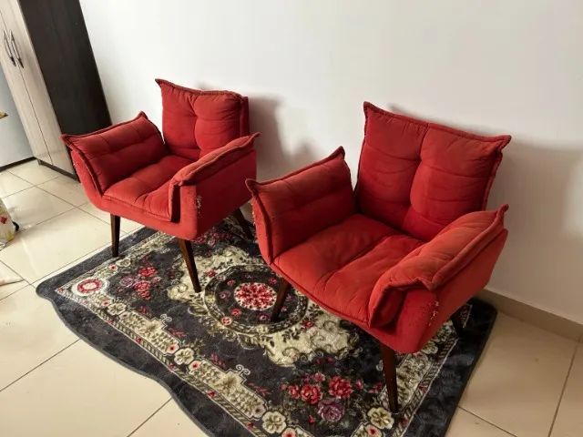 Duas poltronas vermelhas - vendo ou troco