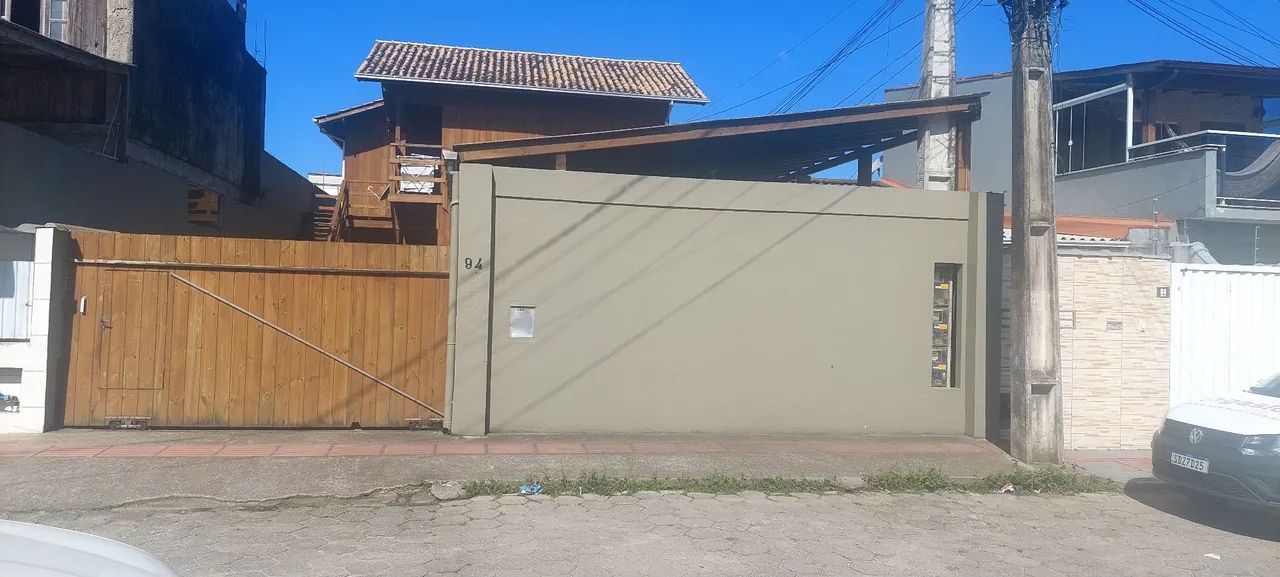Alugo kitinete  em Forquilhas para 1 pessoa