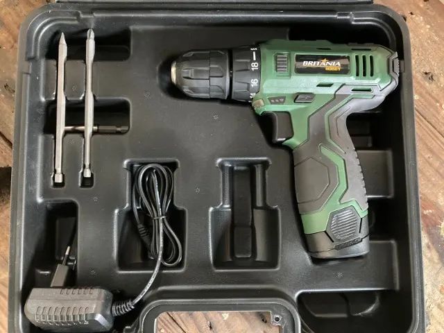 Parafusadeira e Furadeira Britânia 2 em 1 maleta 50 acessórios Bivolt  - Foto 5