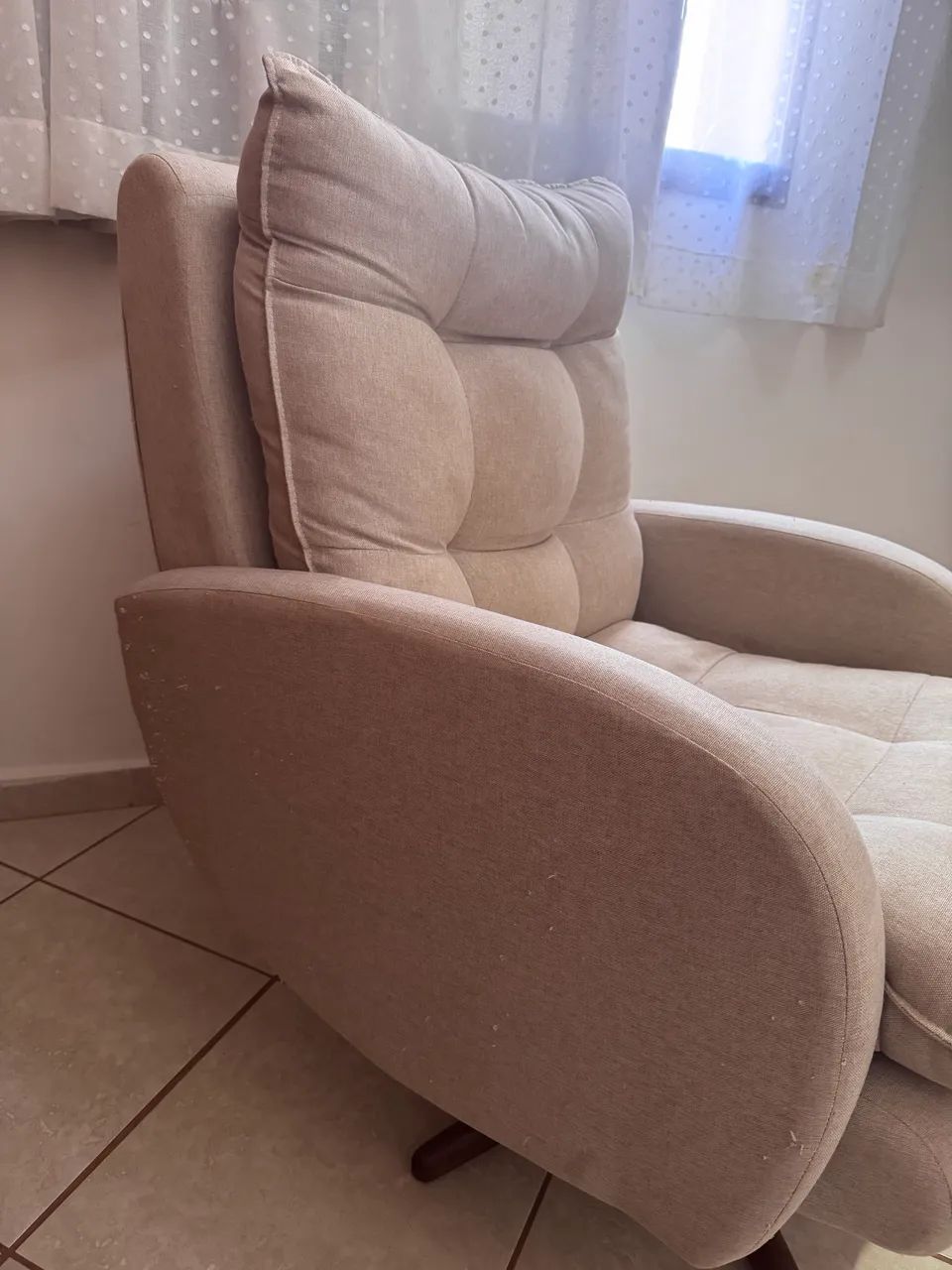 Poltrona amamentação com Puff  - Foto 3