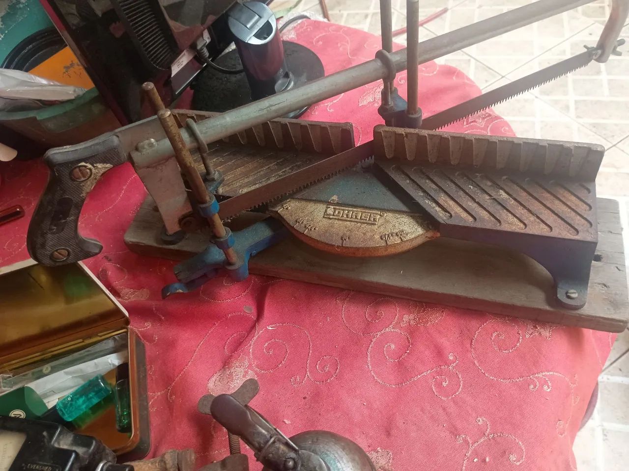 Ferramentas e artigos antigos  - Foto 2