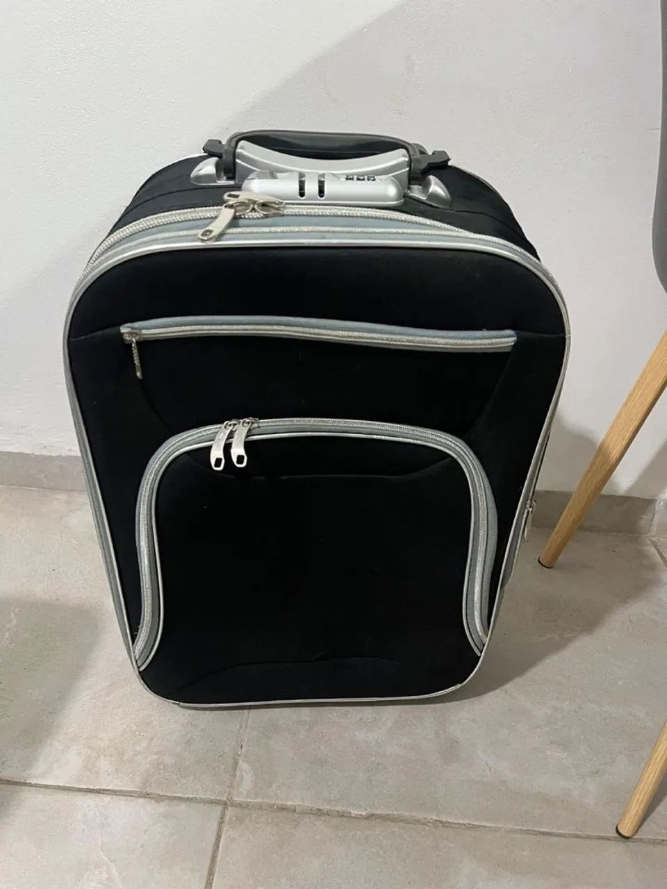 Mala média para viagens 