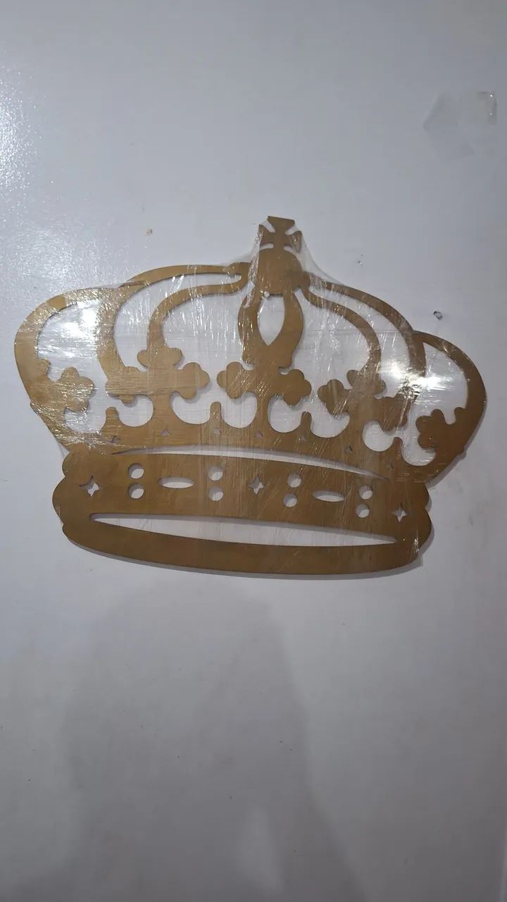 Vendo 5 pecas em mdf (coroas) - Foto 5