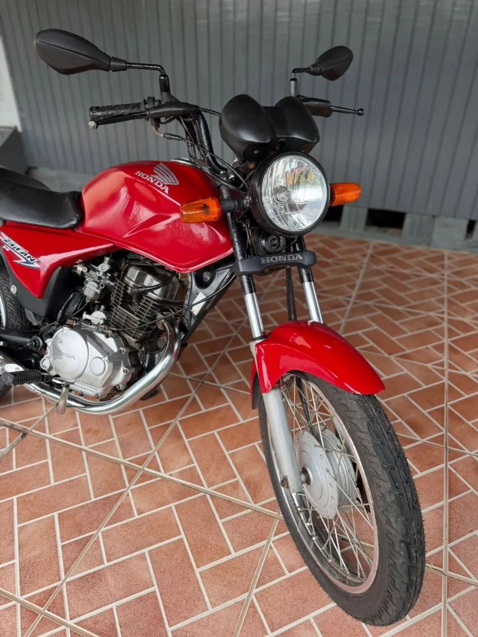 Moto em bom estado