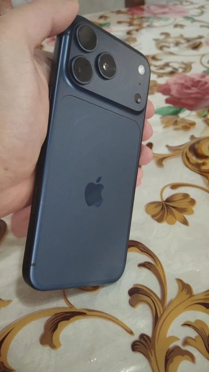 iPhone 17 pro Max 94%, sem detalhes, garantia 16dez e caixa