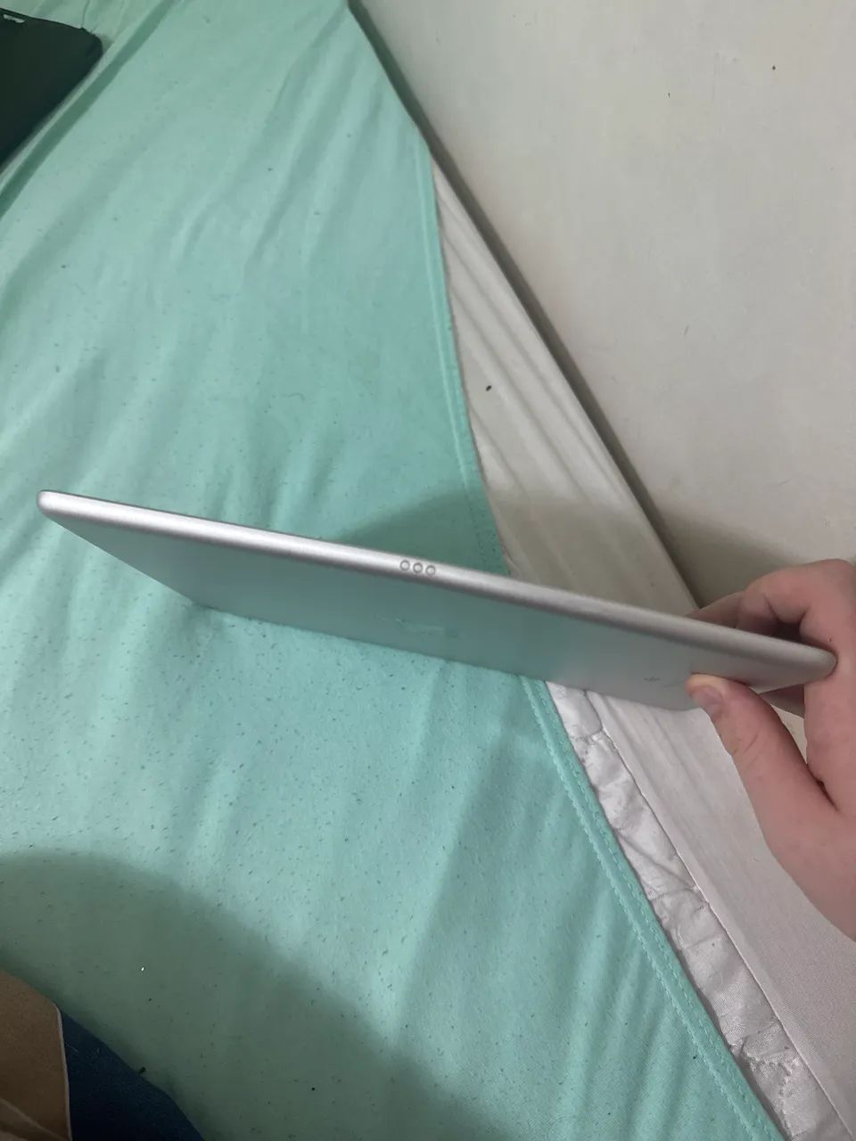 Ipad 9 sem riscos (com chassi torto) mas funcionando completamente  - Foto 2