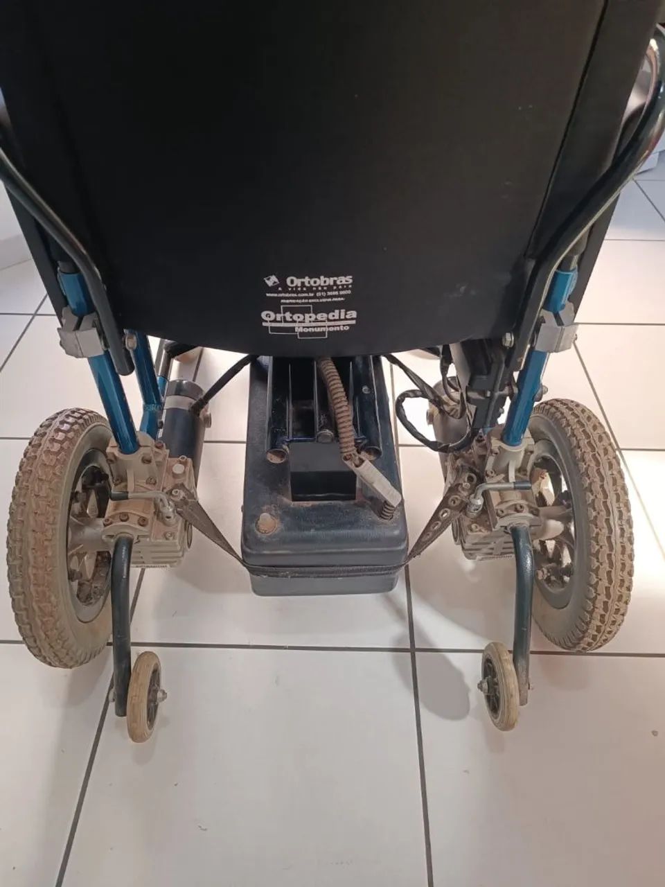 Cadeira de roda motorizada  - Foto 3