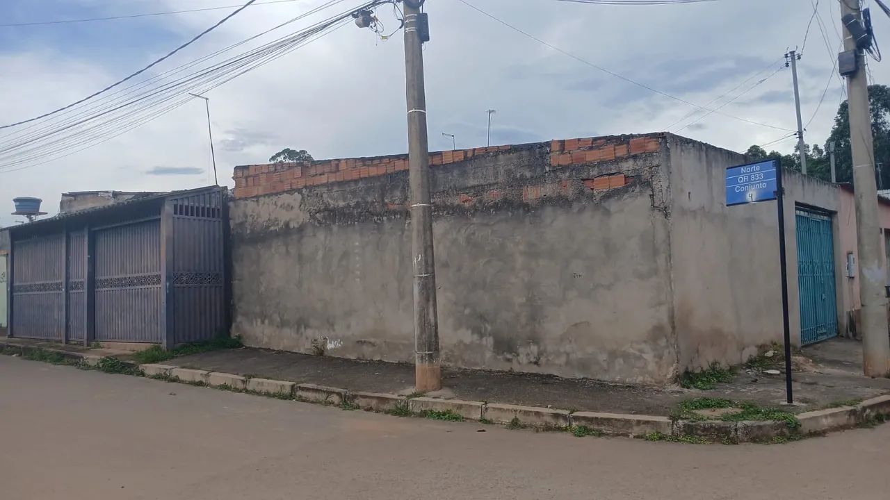 QR 833 VENDO CASA ESQUINA SAMAMBAIA