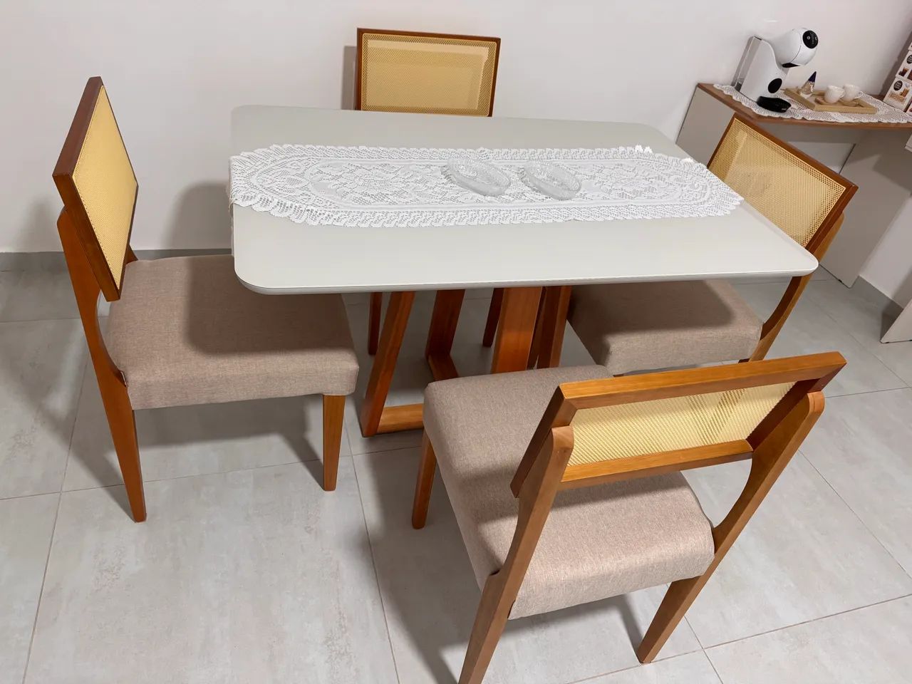 Mesa de Jantar com 4 Cadeiras - Foto 2
