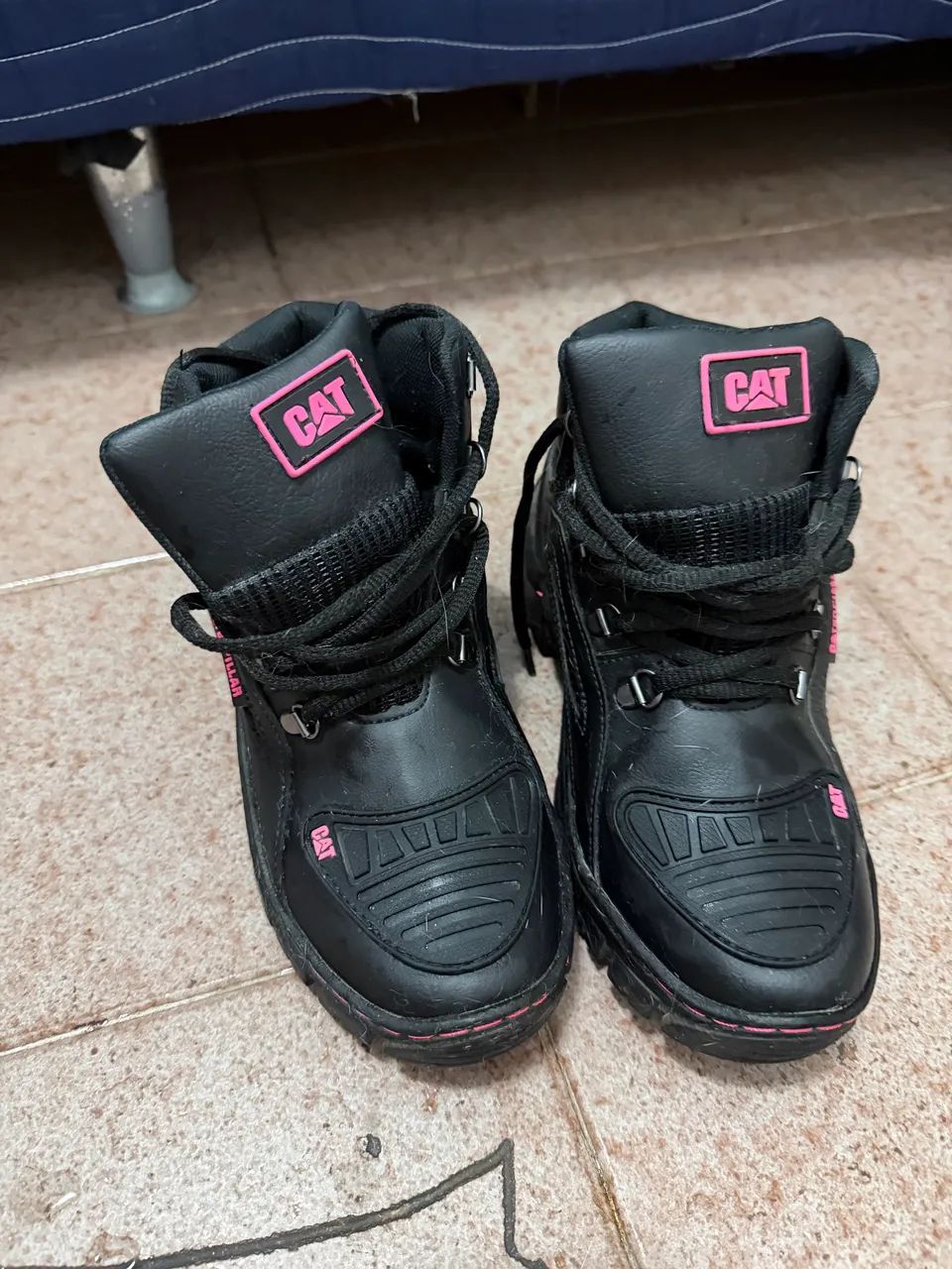 Bota tam 37