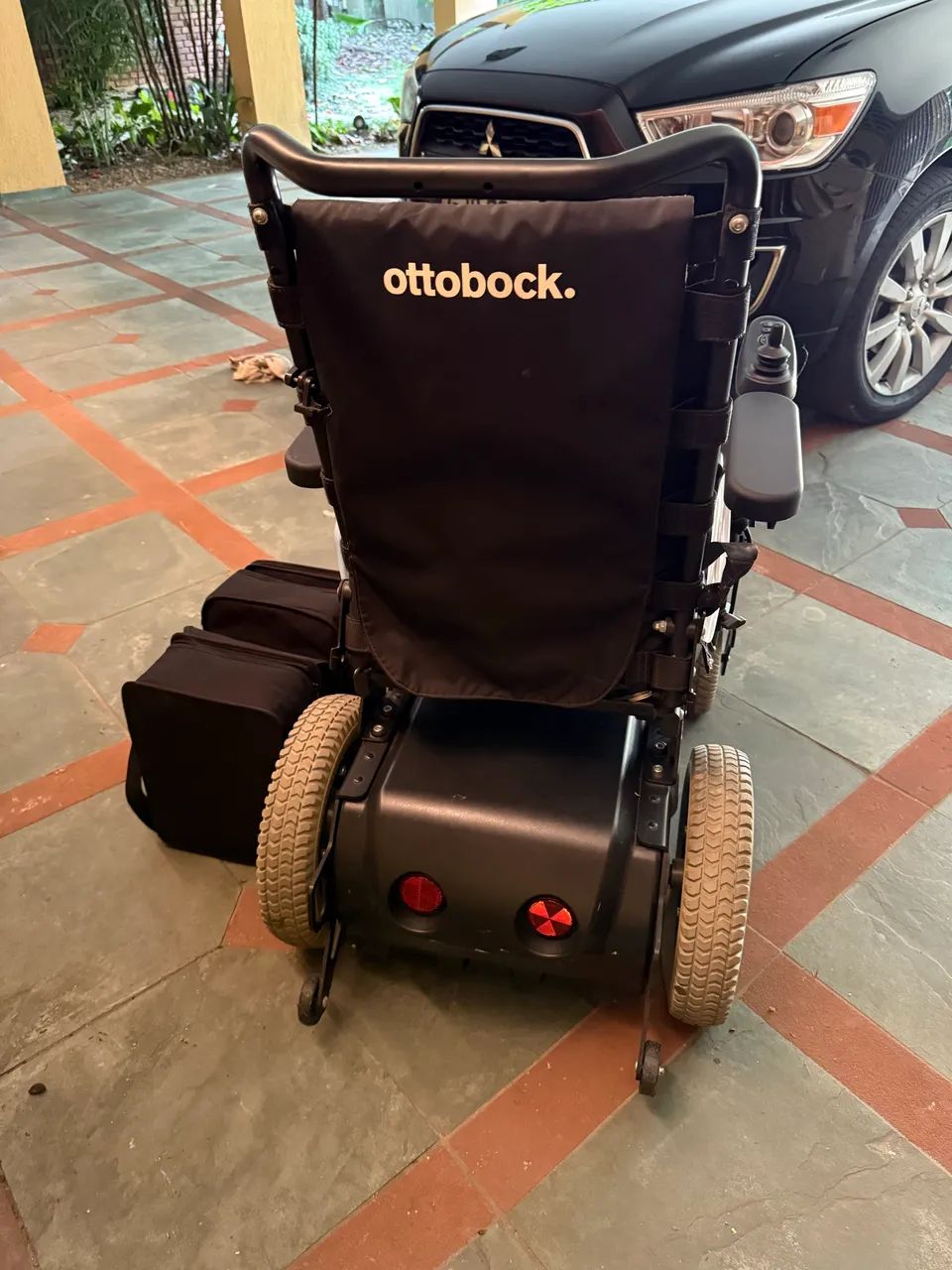 Vendo Cadeira de Rodas Motorizada Ottobock B400, - Foto 2