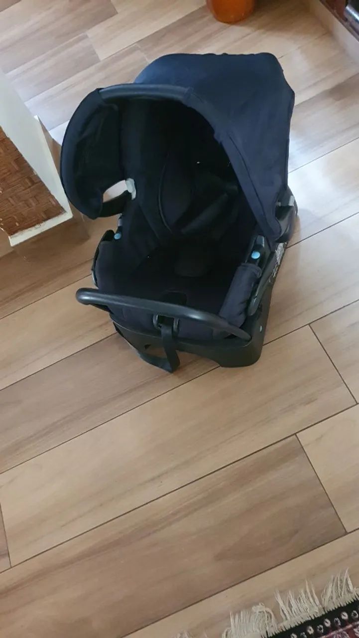 Carrinho de bebê e bebê conforto  - Foto 2