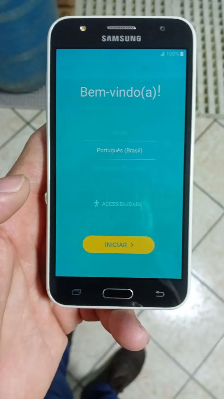 Estou vendendo um J5 em perfeito estado de conservação.