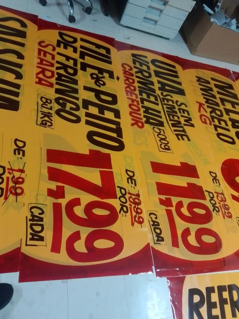 CARTAZES e FAIXAS para comercio - Foto 3