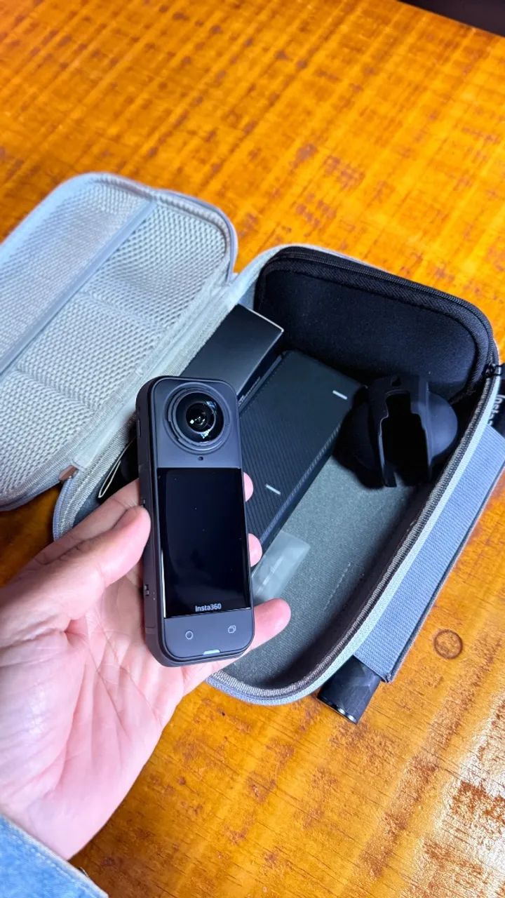 Vendo câmera insta 360 X5 - Foto 2