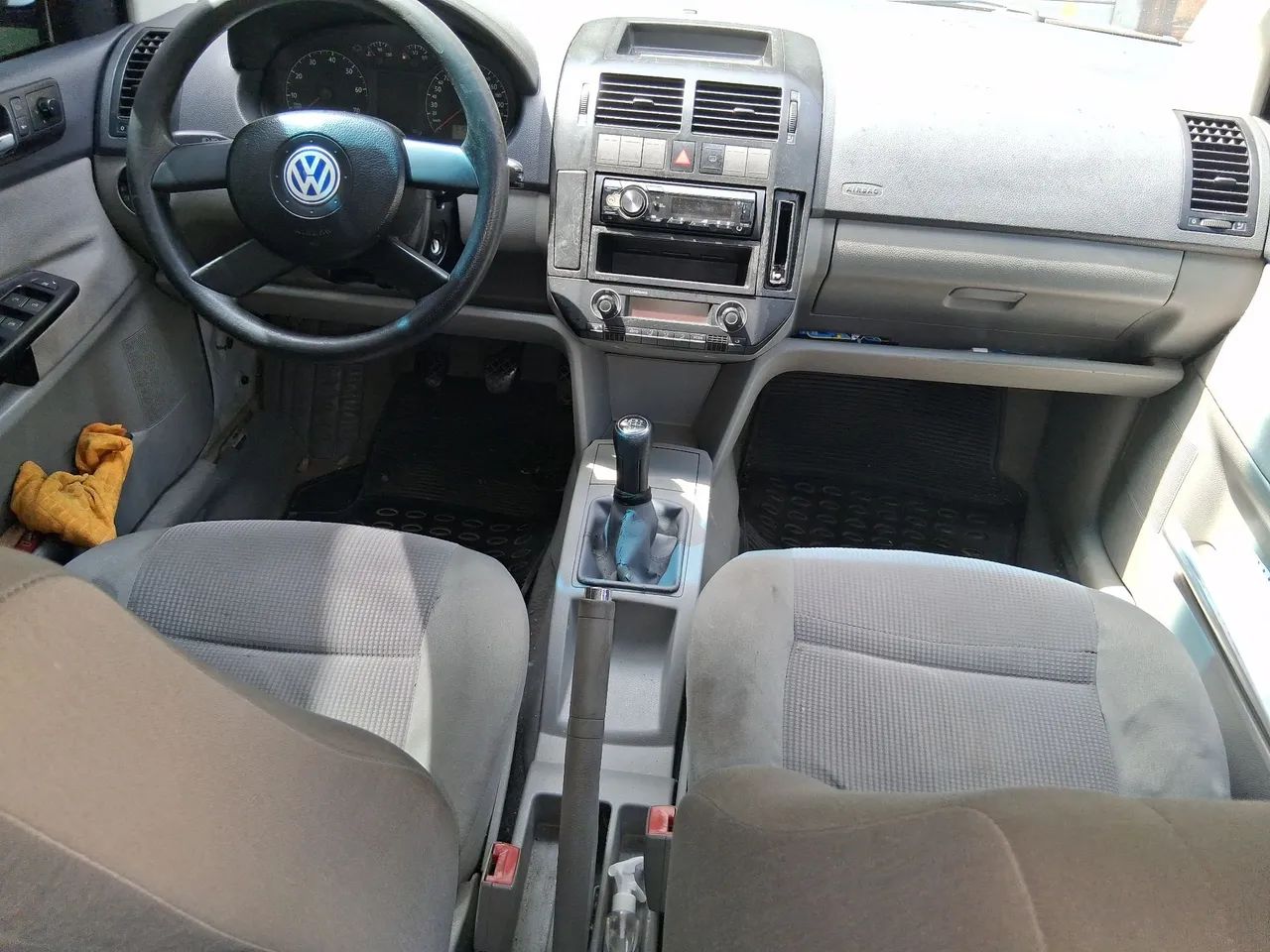 Volkswagen Polo Polo Sed./Sed. COMF. 2.0/2.0 Flex 8V 4p 2003