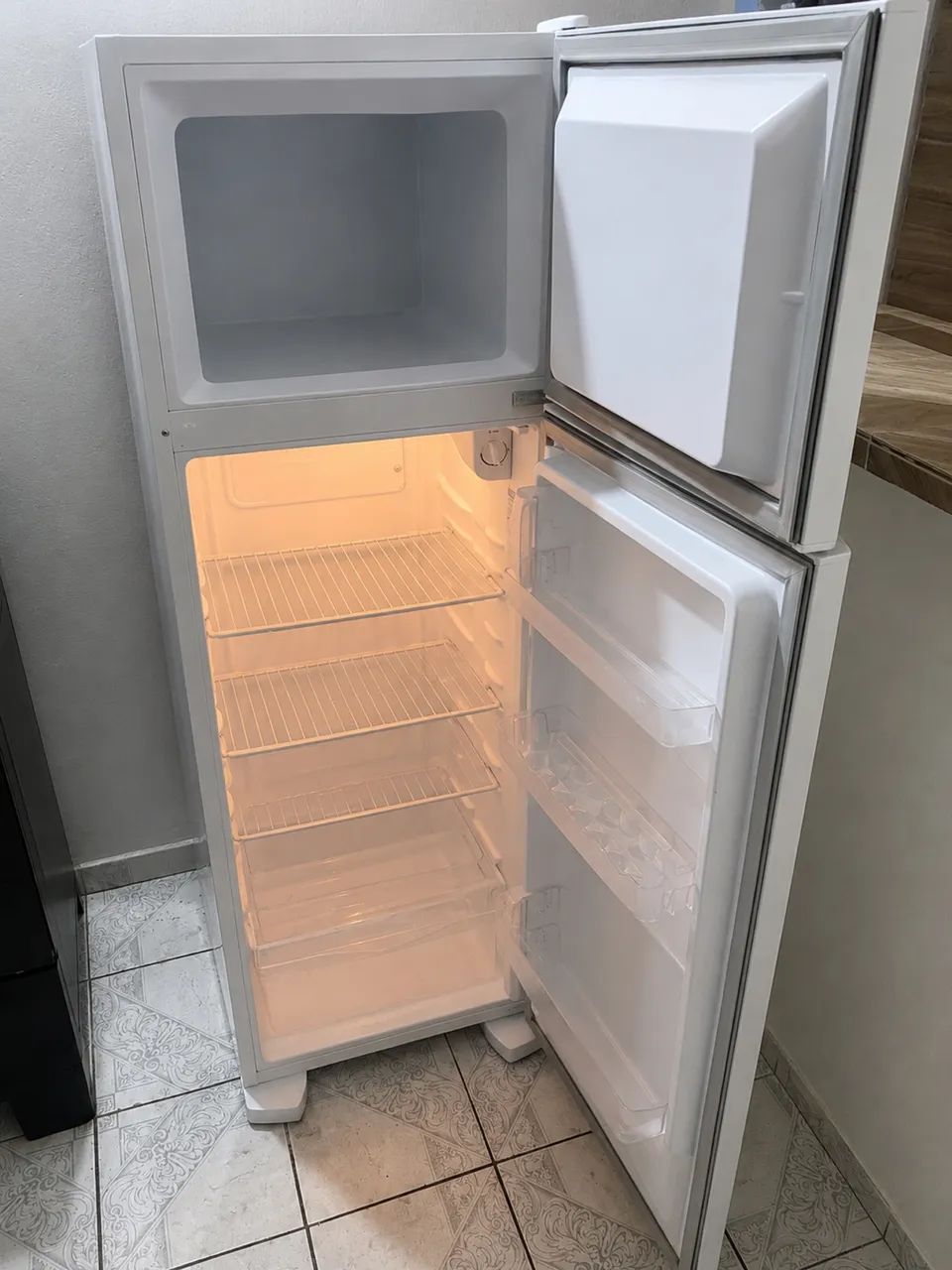 冷蔵庫(No:1249410) Geladeira Electrolux 260L nova - Geladeiras e Freezers - Nossa