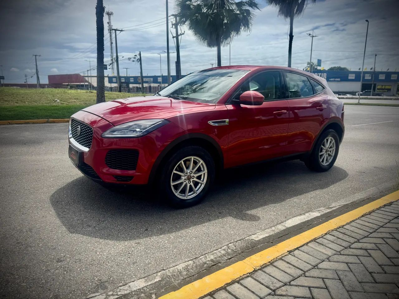 Jaguar E-Pace 2.0 AWD 249cv Aut. 2018 - Foto 2